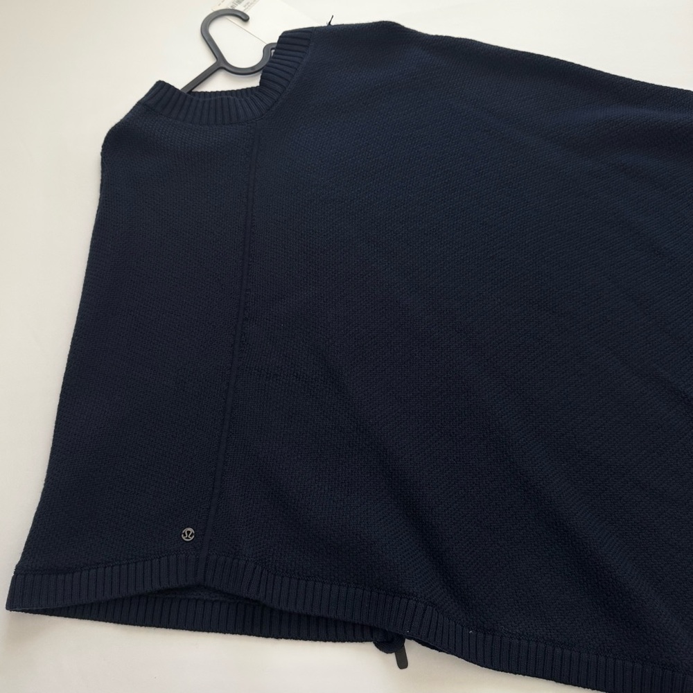 NWT Lululemon On the Go Poncho, True Navy - Picture 7 of 10